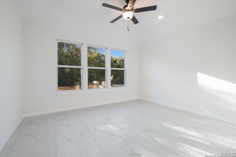 Spacious, unfurnished interior of a new home in Park Hill Commons, San Antonio (Image 18).