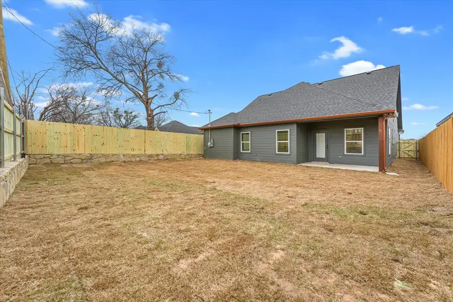 Exterior details and patio area of a home in , Fort Worth (Image 3).