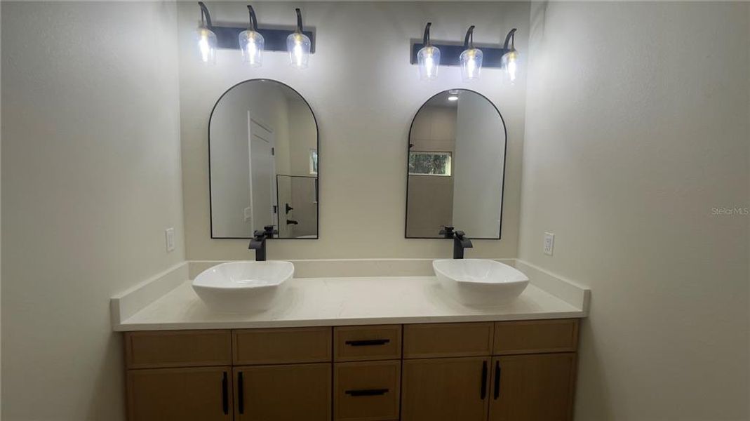 Furnished interior view inside a new home in , Chiefland (Image 15).