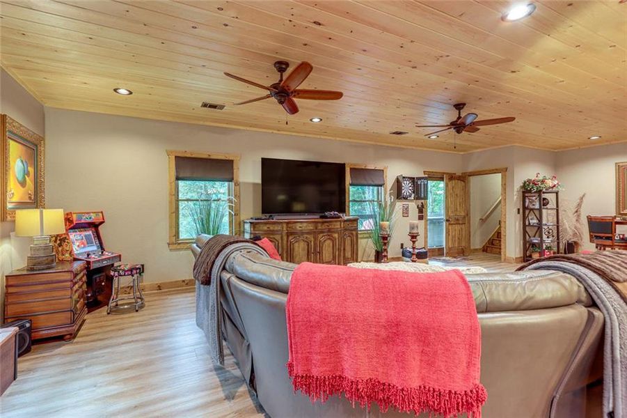 Furnished interior view inside a new home in , Ellijay (Image 44). Furnished interior view inside a new home in , Ellijay (Image 44).