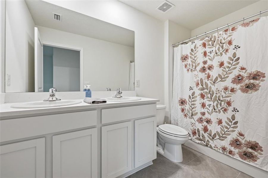 Furnished interior view inside a new home in Avalon Woods, Newberry (Image 18).