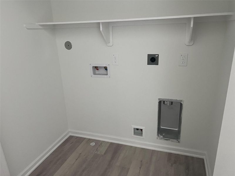 Washer dryer closet