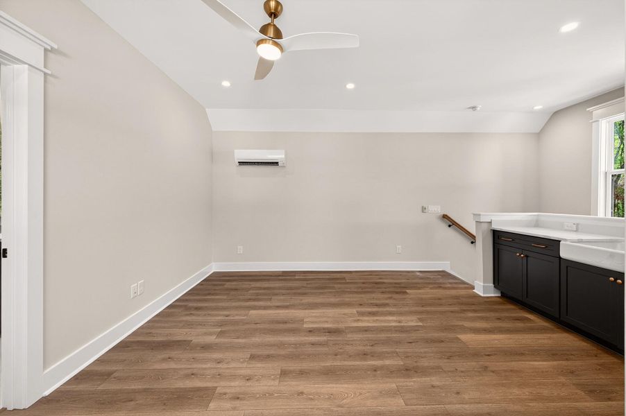 Spacious, unfurnished interior of a new home in Yellow House Landing, Charleston (Image 20). Spacious, unfurnished interior of a new home in Yellow House Landing, Charleston (Image 20).