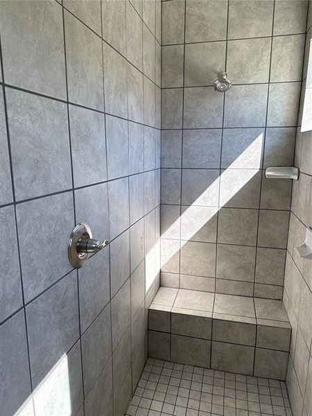 Close-up of interior finishes inside a home in , North Port (Image 7). Close-up of interior finishes inside a home in , North Port (Image 7).