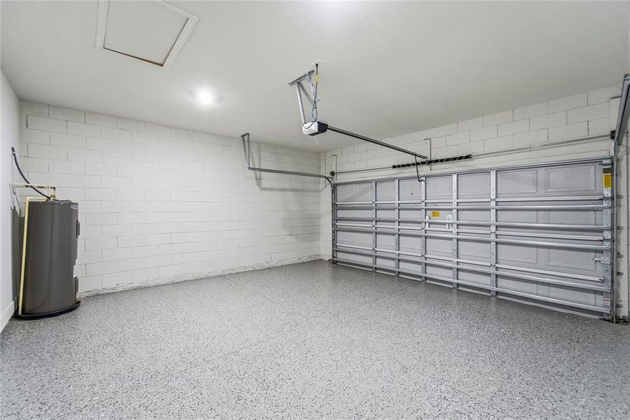 Spacious, unfurnished interior of a new home in , Citrus Springs (Image 26).