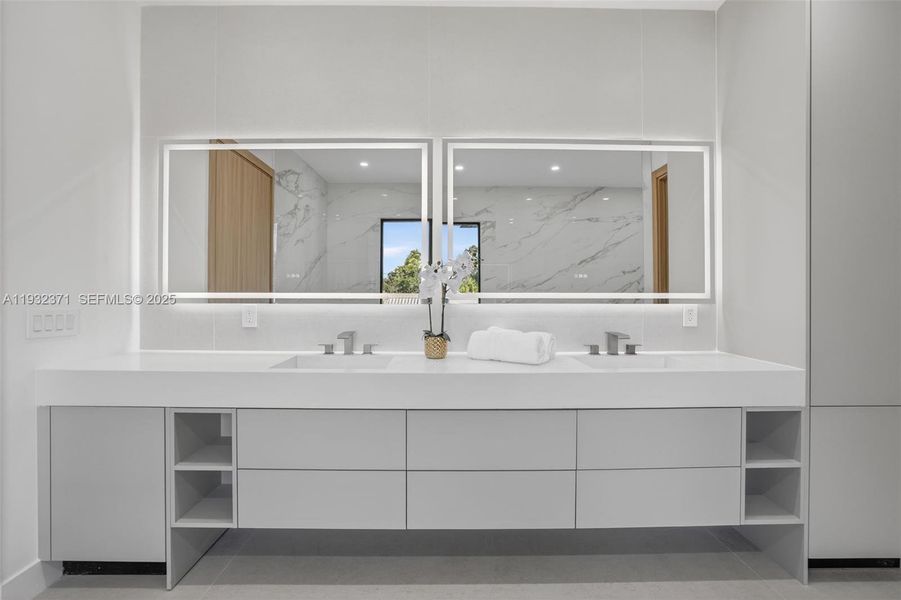 Furnished interior view inside a new home in , Fort Lauderdale (Image 39).