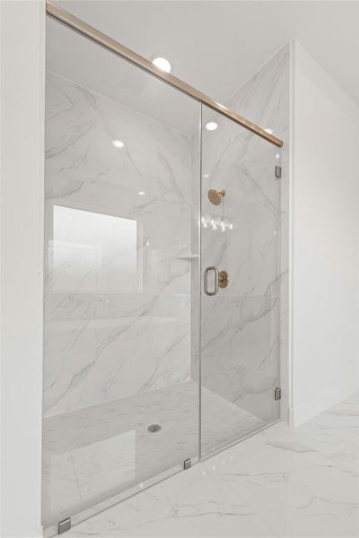 Representative image. Features, selections and colors may vary.