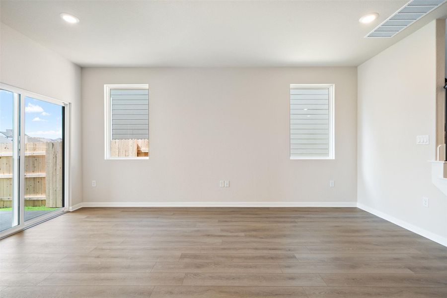 Spacious, unfurnished interior of a new home in Covered Bridge, Hutto (Image 20).