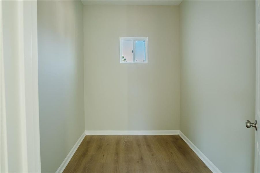 Spacious, unfurnished interior of a new home in , Stockbridge (Image 11).