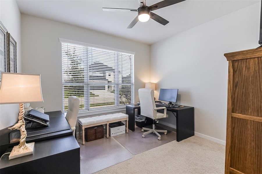 Furnished interior view inside a new home in Dove Hollow, Waxahachie (Image 16).