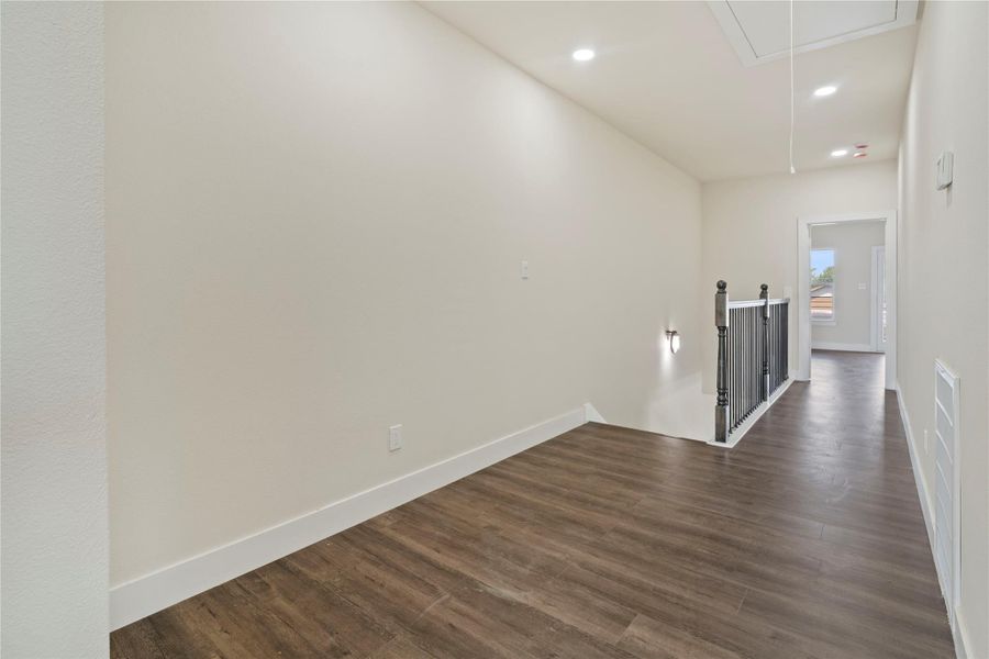 Spacious, unfurnished interior of a new home in , Houston (Image 22).