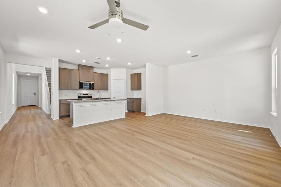 Image 33 of a home in Creekside at Estancia.