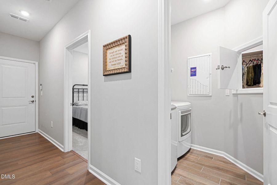 Bedroom 2/Laundry Bedroom 2/Laundry