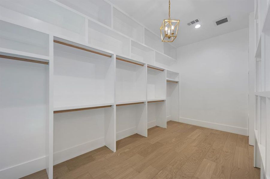 Spacious, unfurnished interior of a new home in , Dallas (Image 19).