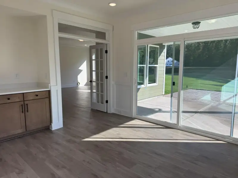 Spacious, unfurnished interior of a new home in Rone Creek, Waxhaw (Image 9).
