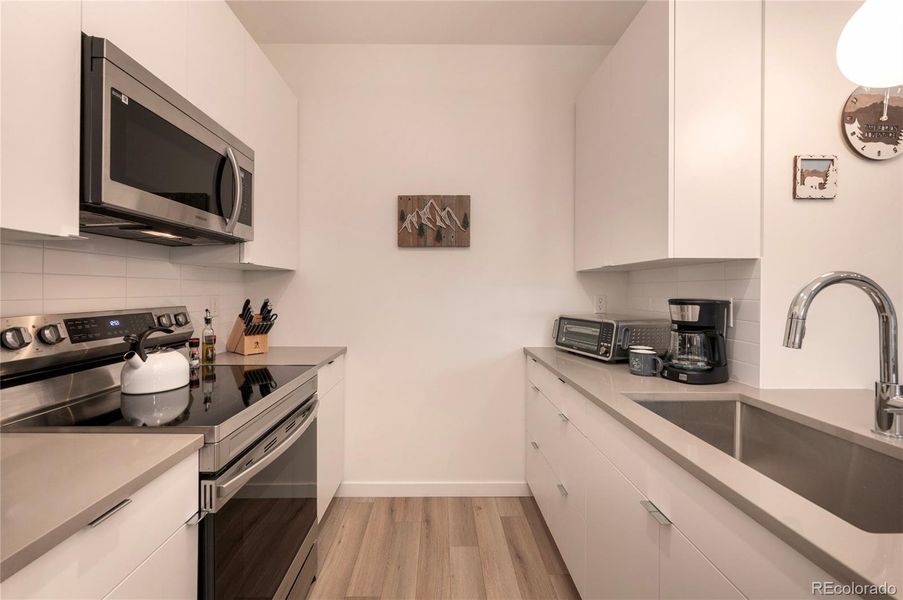Fully stocked Kitchen