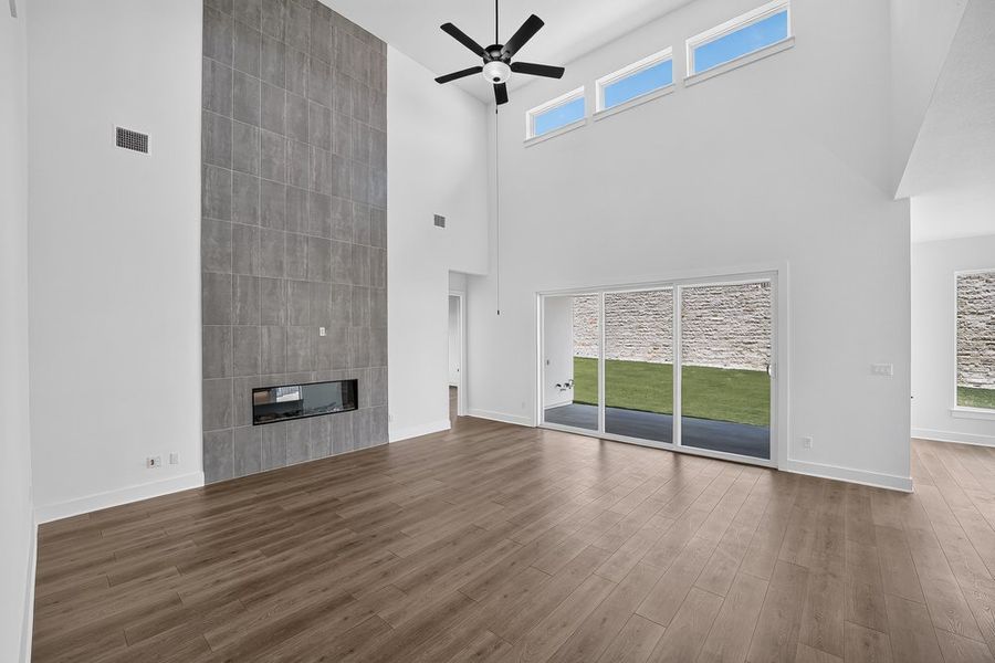 Spacious, unfurnished interior of a new home in Travisso, Leander (Image 19).