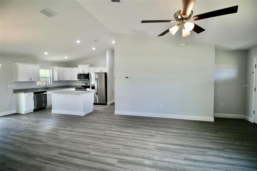 Spacious, unfurnished interior of a new home in , Ocala (Image 35).