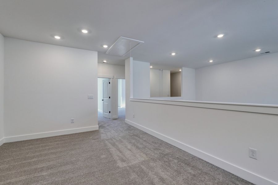 Spacious, unfurnished interior of a new home in Bally Castle, Murrells Inlet (Image 28).