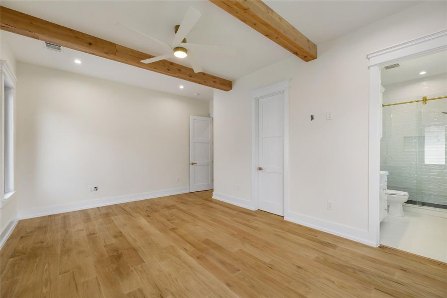 Spacious, unfurnished interior of a new home in , Houston (Image 25).