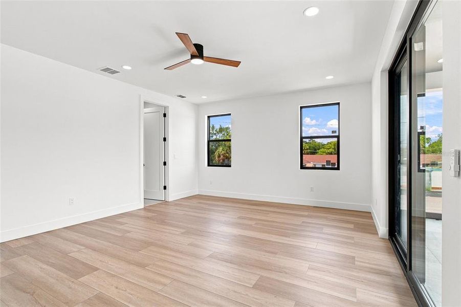 Spacious, unfurnished interior of a new home in , Tampa (Image 32). Spacious, unfurnished interior of a new home in , Tampa (Image 32).