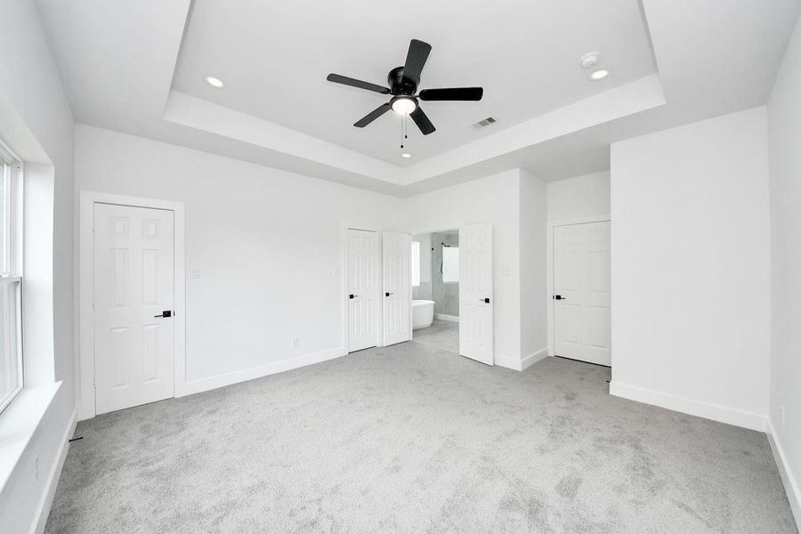 Spacious, unfurnished interior of a new home in , Houston (Image 13).