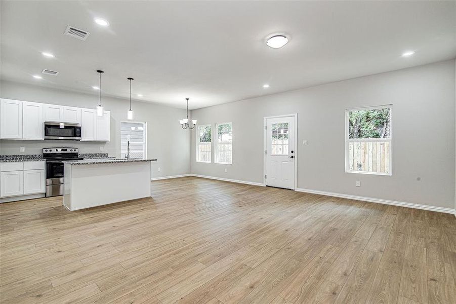 Spacious, unfurnished interior of a new home in , Fort Worth (Image 15).