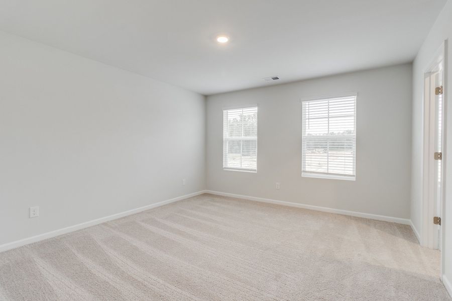 Spacious, unfurnished interior of a new home in Killians Crossing, Blythewood (Image 29).