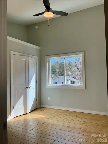 Main bedroom with en suite