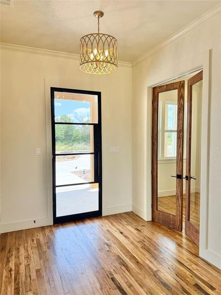 Spacious, unfurnished interior of a new home in , Weatherford (Image 38).