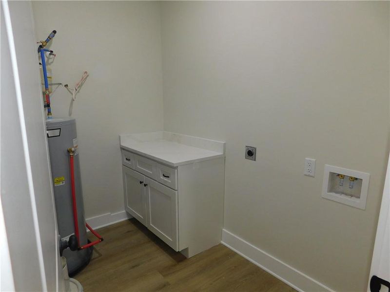 Furnished interior view inside a new home in , Dahlonega (Image 7).