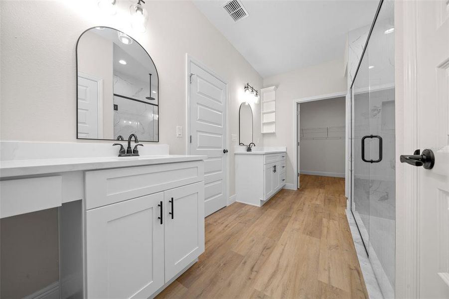 Furnished interior view inside a new home in , Dunnellon (Image 18).