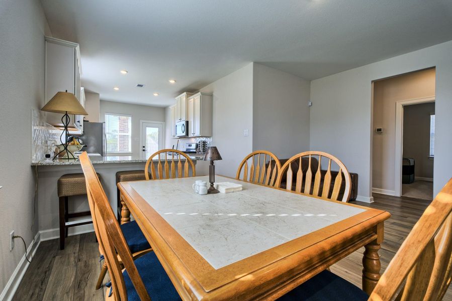 Furnished interior view inside a new home in Wedgewood Forest, Conroe (Image 9). Furnished interior view inside a new home in Wedgewood Forest, Conroe (Image 9).