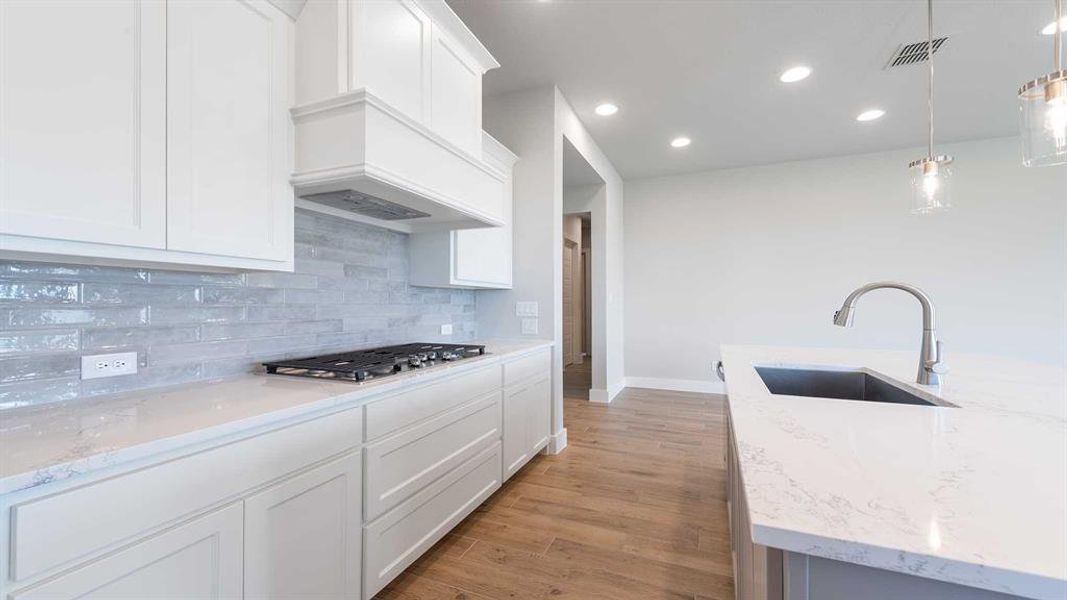 Furnished interior view inside a new home in Talon Hills 60'/70', Fort Worth (Image 5). Furnished interior view inside a new home in Talon Hills 60'/70', Fort Worth (Image 5).