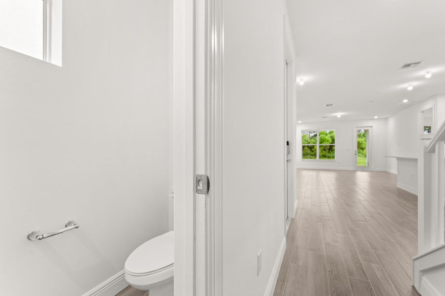 Image 13 of a home in Avila.