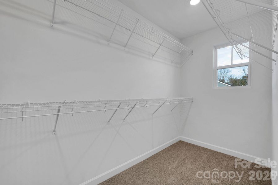 Spacious, unfurnished interior of a new home in Nolen Farm, Gastonia (Image 18).