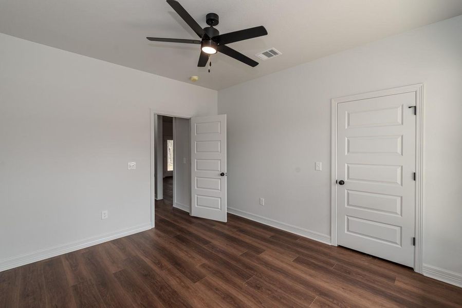 Spacious, unfurnished interior of a new home in , Beaumont (Image 22).