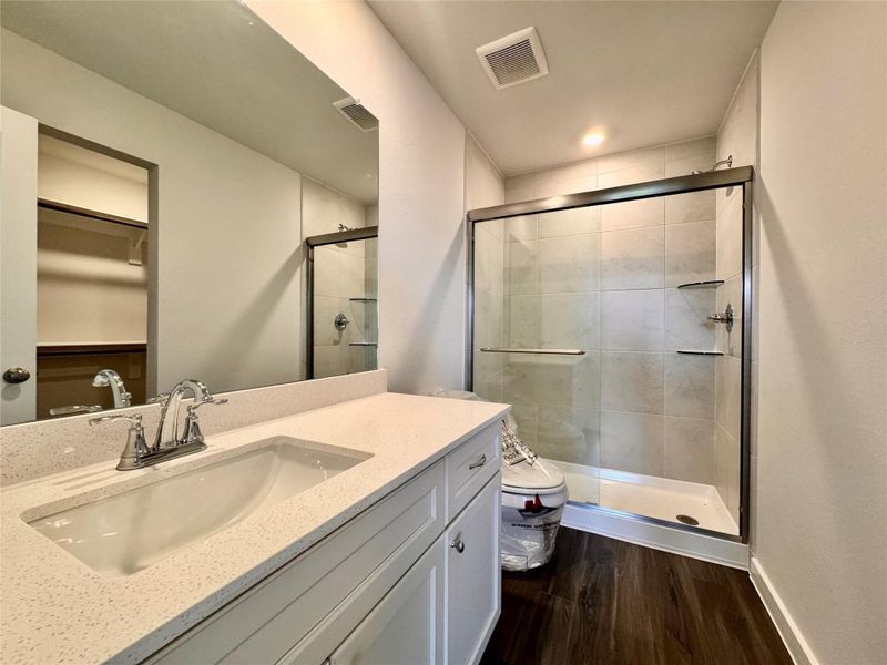 Furnished interior view inside a new home in Santa Fe, Cleveland (Image 9).