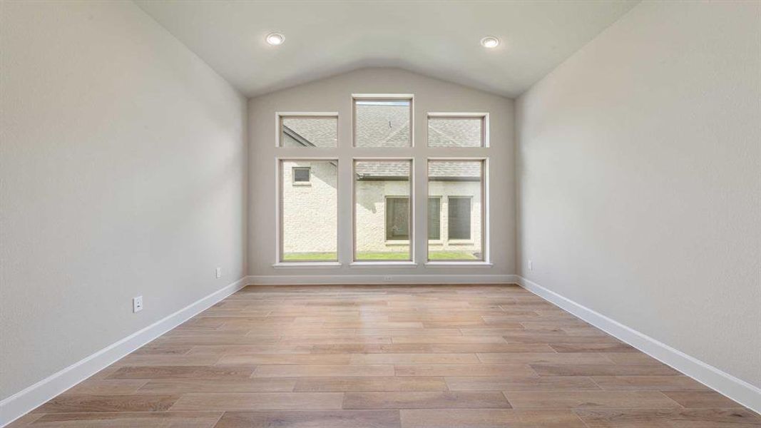 Spacious, unfurnished interior of a new home in Somerset Park 80', Rockwall (Image 19). Spacious, unfurnished interior of a new home in Somerset Park 80', Rockwall (Image 19).