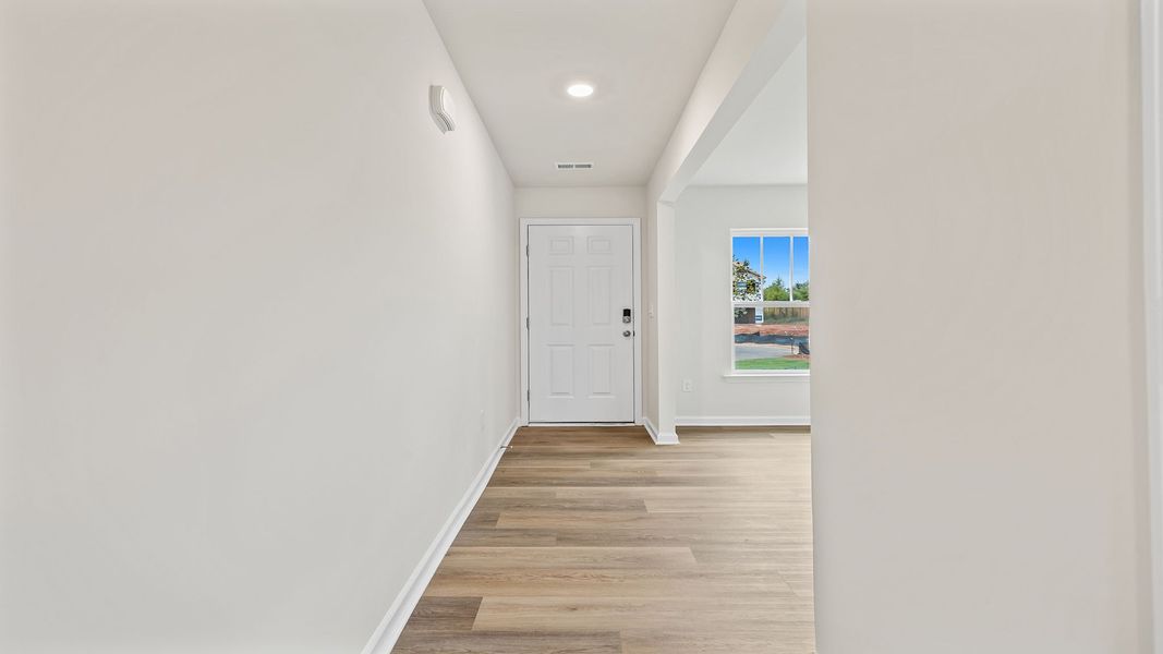 Spacious, unfurnished interior of a new home in Cascade Point, Seneca (Image 15).