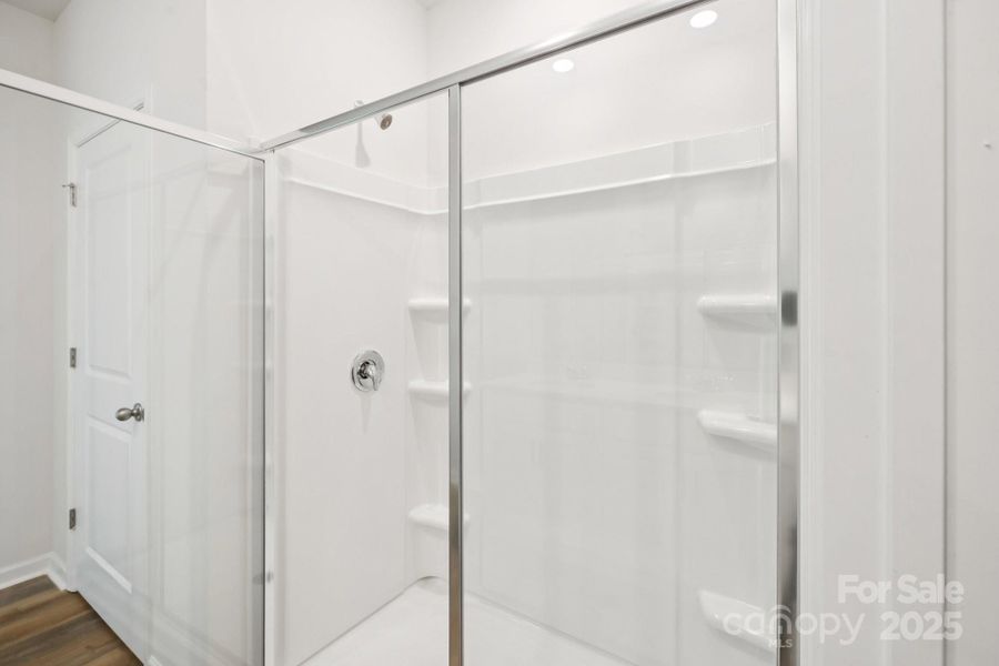 Spacious, unfurnished interior of a new home in Nolen Farm, Gastonia (Image 18).