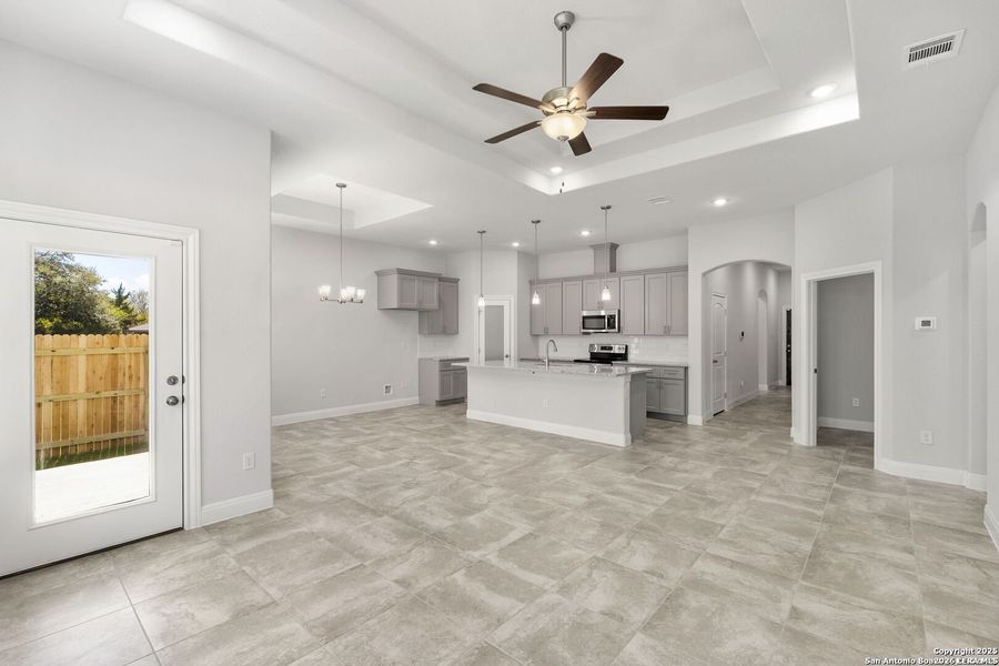 Spacious, unfurnished interior of a new home in , Seguin (Image 13).