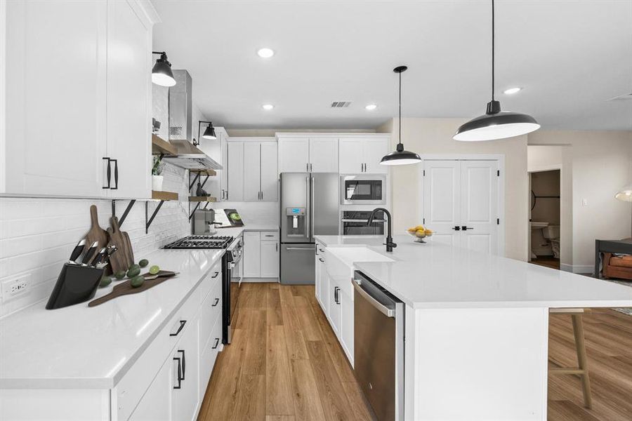 Furnished interior view inside a new home in Heritage Ranch, Sherman (Image 13). Furnished interior view inside a new home in Heritage Ranch, Sherman (Image 13).