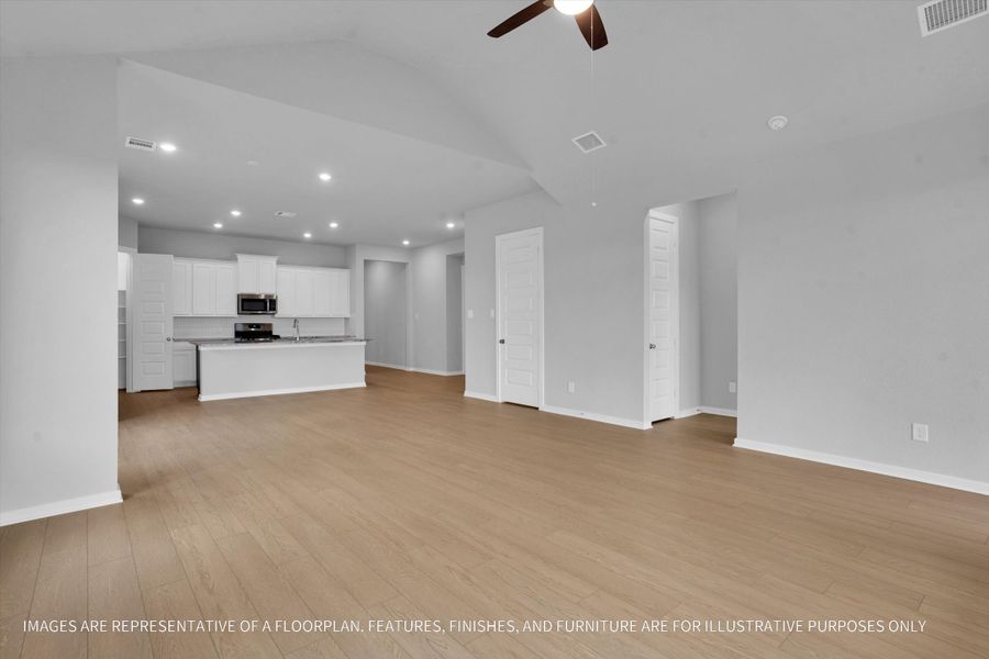 Spacious, unfurnished interior of a new home in River Ranch 55', Dayton (Image 14).