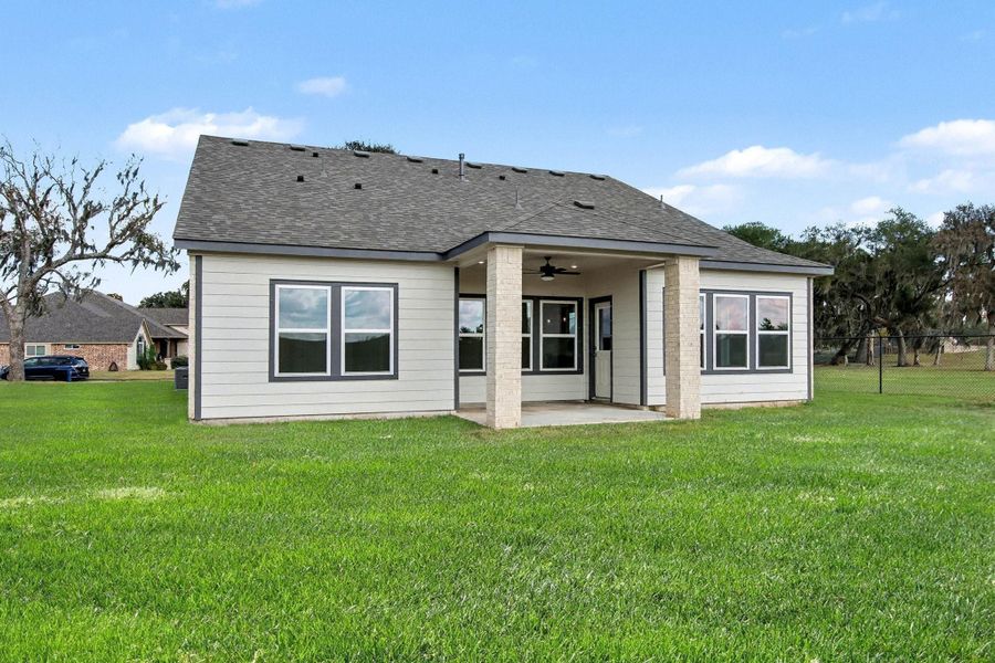 Exterior details and patio area of a home in Columbia Lakes, West Columbia (Image 21).