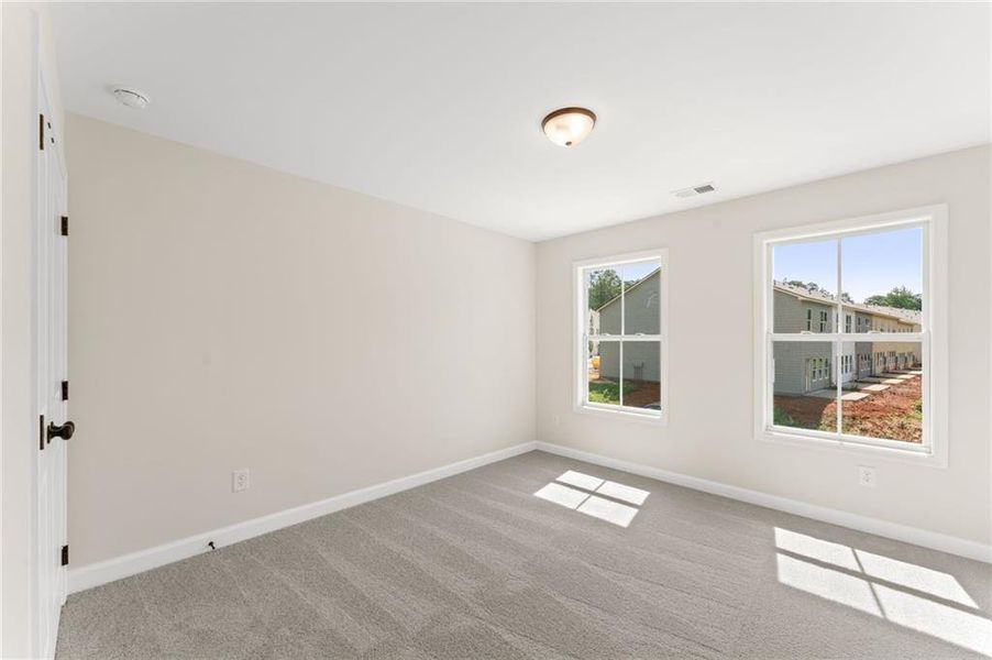 Spacious, unfurnished interior of a new home in Cherokee Township, Acworth (Image 16).