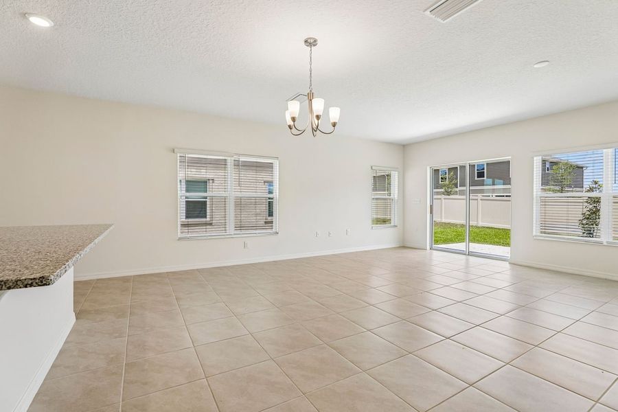 Spacious, unfurnished interior of a new home in Reserve at Forest Lake Townhomes, Lake Wales (Image 11).