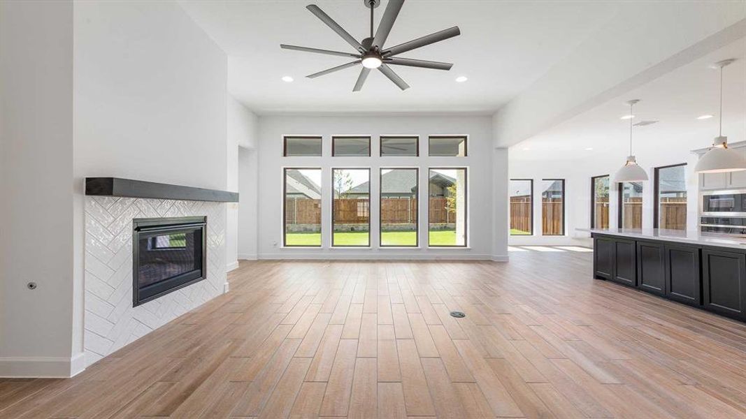 Spacious, unfurnished interior of a new home in Trinity Falls 60', McKinney (Image 16). Spacious, unfurnished interior of a new home in Trinity Falls 60', McKinney (Image 16).