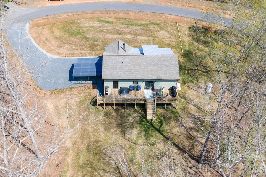 Exterior details and patio area of a home in , Troy (Image 27).