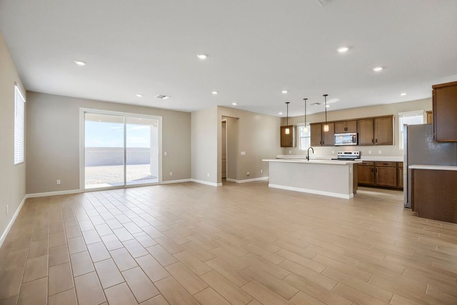 4br New Home in San Tan Valley, AZ.  - Slide 6